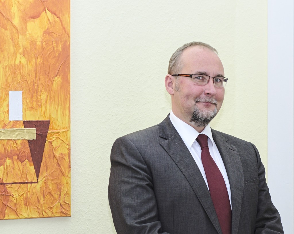 Rechtsanwalt Jörg Kummerlöw in seiner Anwaltskanzlei