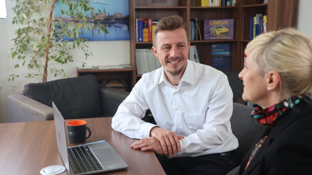Roland Nette in der Beratung zu geeigneten Fördermittel für Gründer
